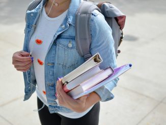 10 smarta sätt att spara pengar som student illustration