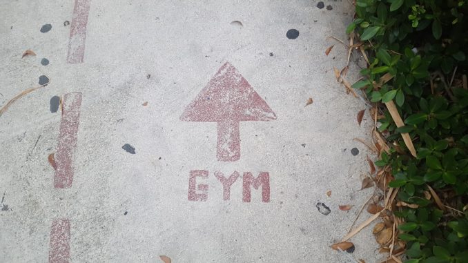 Smart tips för att hålla nere kostnaderna på gymmet illustration