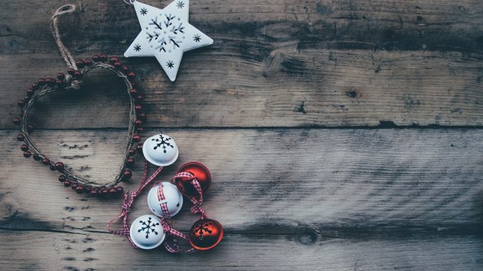 10 smarta sätt att spara på julklappar illustration